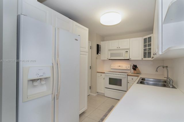 2333 Brickell Ave 1710, Miami, FL 33129