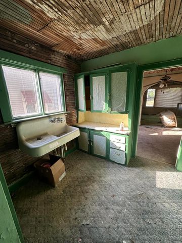 877 E Isabella Avenue, Muskegon, MI 49442