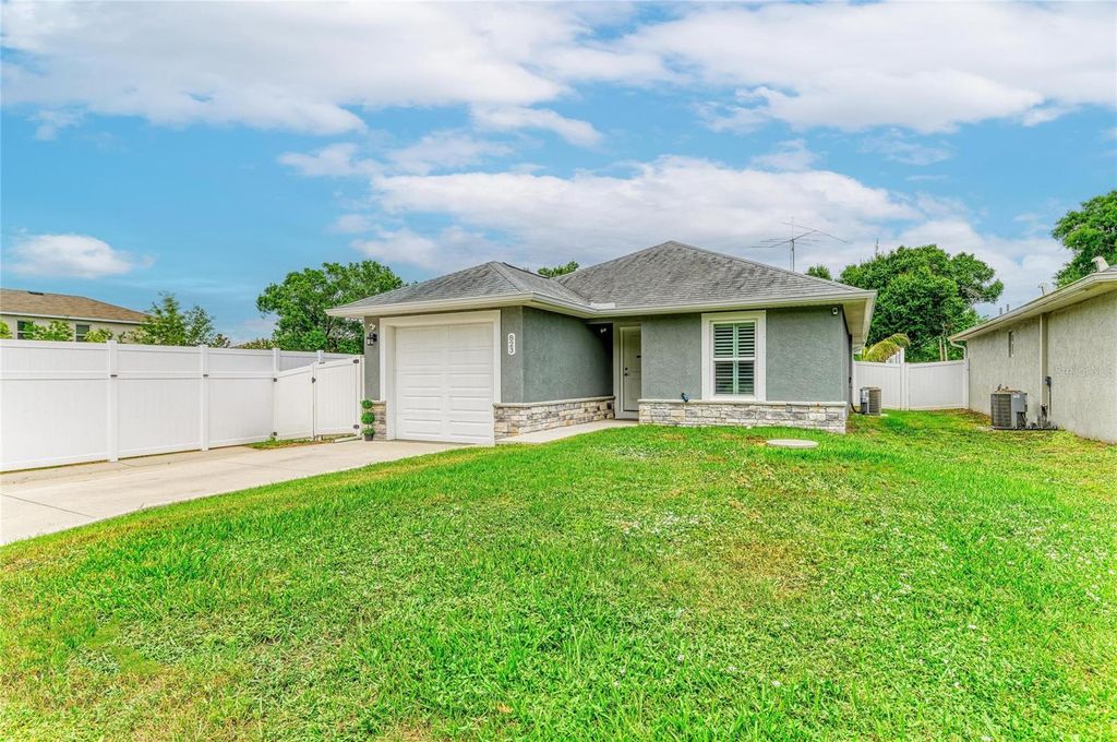 823 BACON AVENUE, Sarasota, FL 34232
