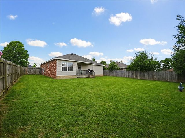 693 Olivia Lane, Centerton, AR 72719