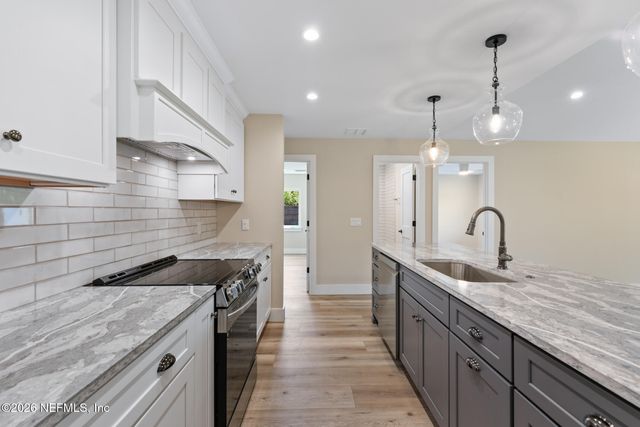 1124 OCEANWOOD Drive S, Neptune Beach, FL 32266