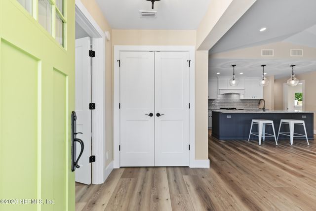 1124 OCEANWOOD Drive S, Neptune Beach, FL 32266