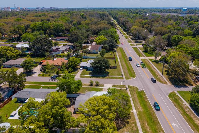 1124 OCEANWOOD Drive S, Neptune Beach, FL 32266