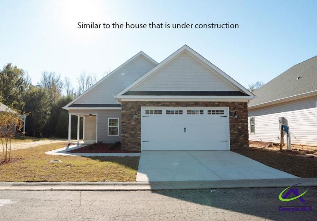 144 Fairway Oaks Drive, Perry, GA 31069