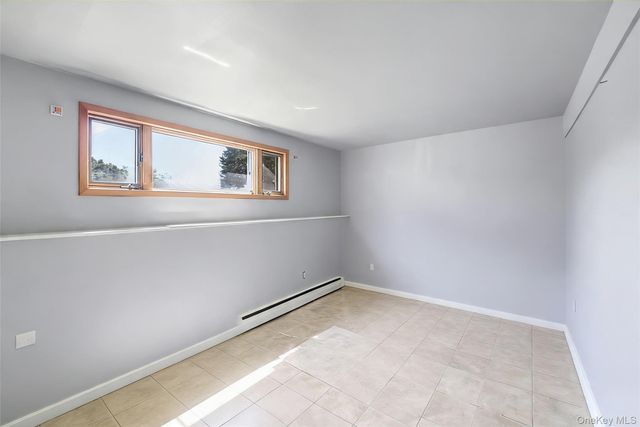14 Laurel Place, Bethpage, NY 11714