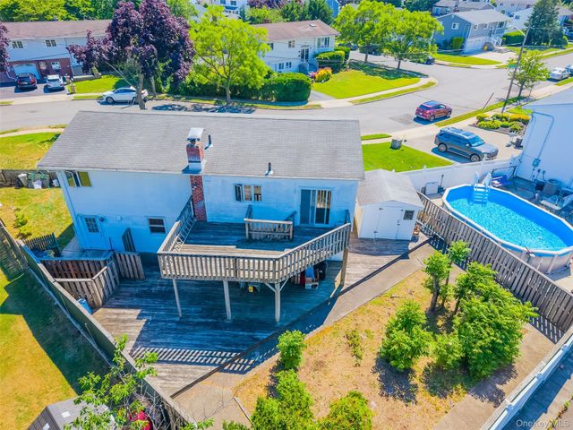 14 Laurel Place, Bethpage, NY 11714
