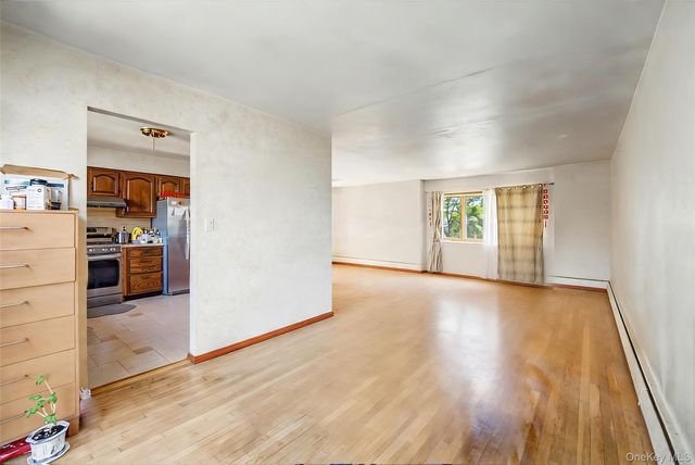 14 Laurel Place, Bethpage, NY 11714