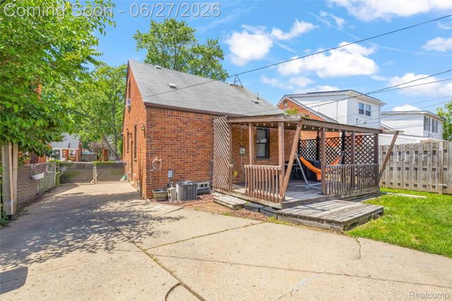 10125 Colwell Avenue, Allen Park, MI 48101