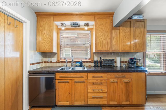 10125 Colwell Avenue, Allen Park, MI 48101