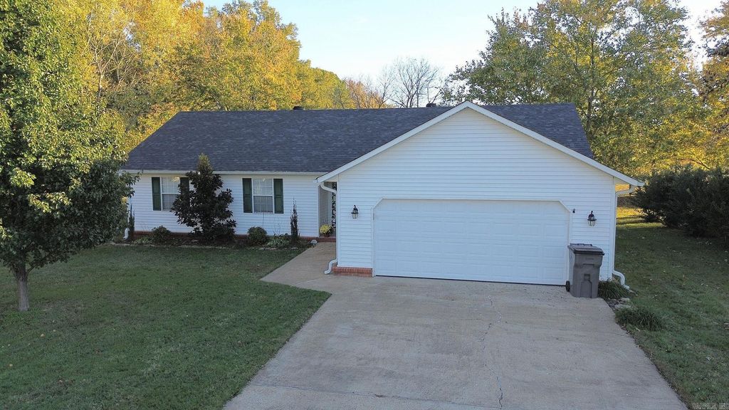 3200 Red Oak Dr., Paragould, AR 72450