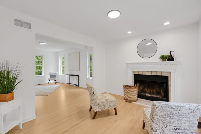 9A Alice Drive, Burlington, CT 06013