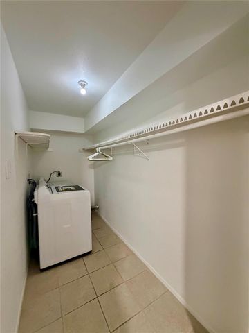 4643 Wild Indigo Street 399, Houston, TX 77027