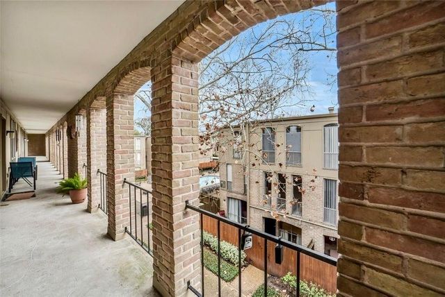 4643 Wild Indigo Street 399, Houston, TX 77027