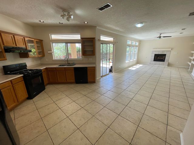 12400 Tularosa Trail NE, Albuquerque, NM 87111