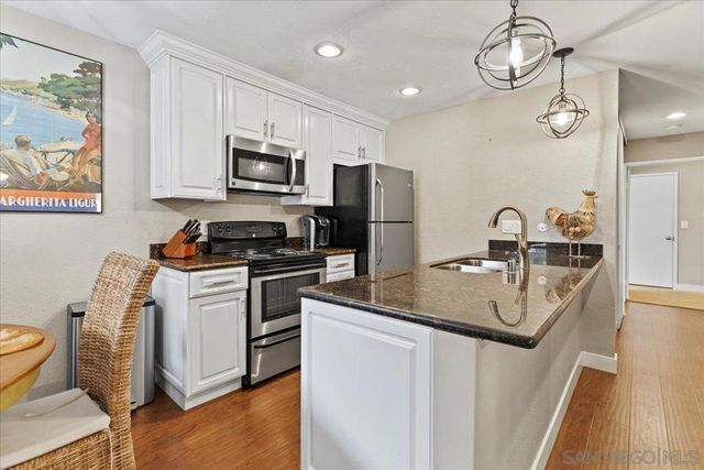 13750 Ruette Le Parc A, Del Mar, CA 92014