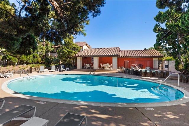 13750 Ruette Le Parc A, Del Mar, CA 92014