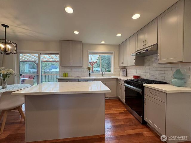 17708 11th Place W, Lynnwood, WA 98037
