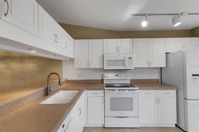 3441 BEEKMAN PLACE 40, Sarasota, FL 34235