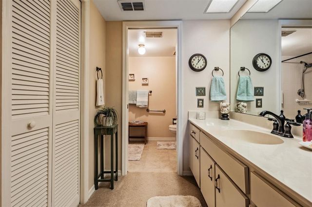 2070 LAKEVIEW DRIVE 204, Clearwater, FL 33763