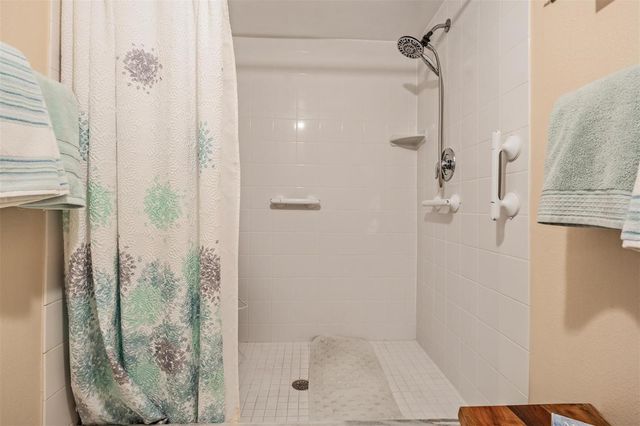 2070 LAKEVIEW DRIVE 204, Clearwater, FL 33763