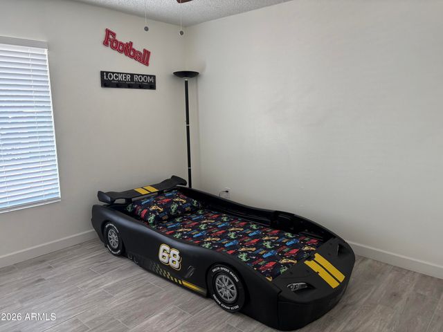 1521 W NOPAL Avenue, Mesa, AZ 85202