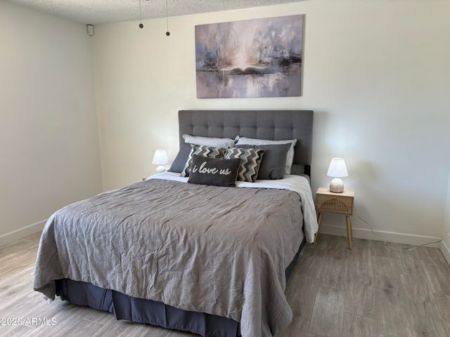 1521 W NOPAL Avenue, Mesa, AZ 85202