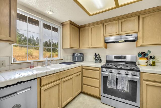 5467 Homestead Ct, Placerville, CA 95667