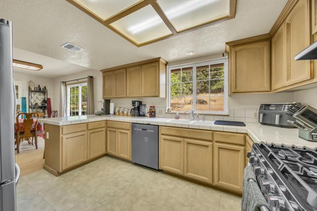 5467 Homestead Ct, Placerville, CA 95667