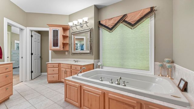 7609 Billingsley Woods Drive, Fort Wayne, IN 46804