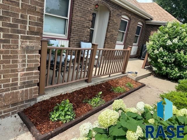 517 E Lotta St Street, Sioux Falls, SD 57105