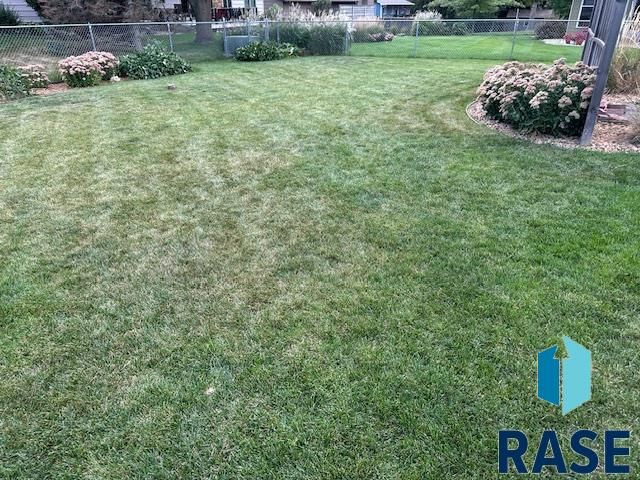 517 E Lotta St Street, Sioux Falls, SD 57105