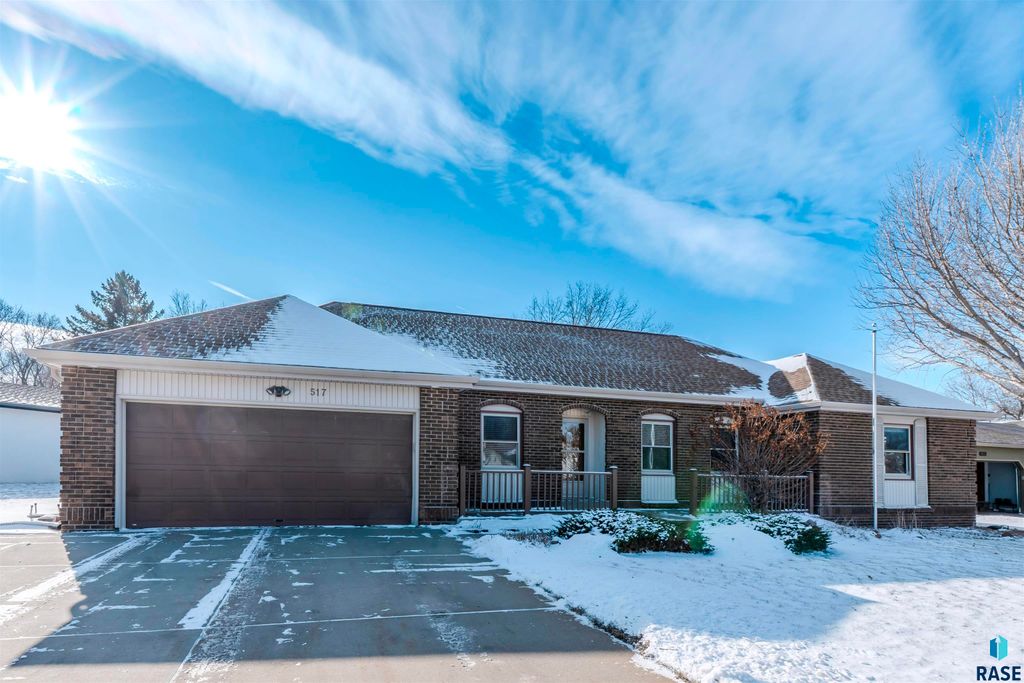 517 E Lotta St Street, Sioux Falls, SD 57105