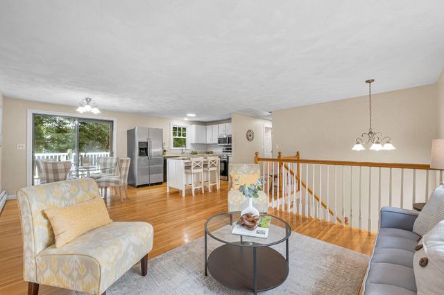 40 Lou Avenue, Salem, NH 03079