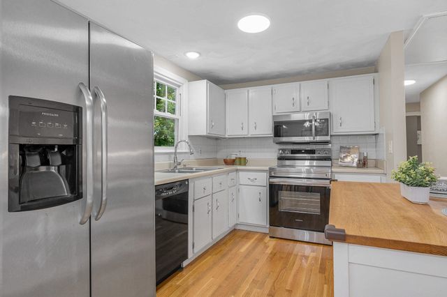 40 Lou Avenue, Salem, NH 03079