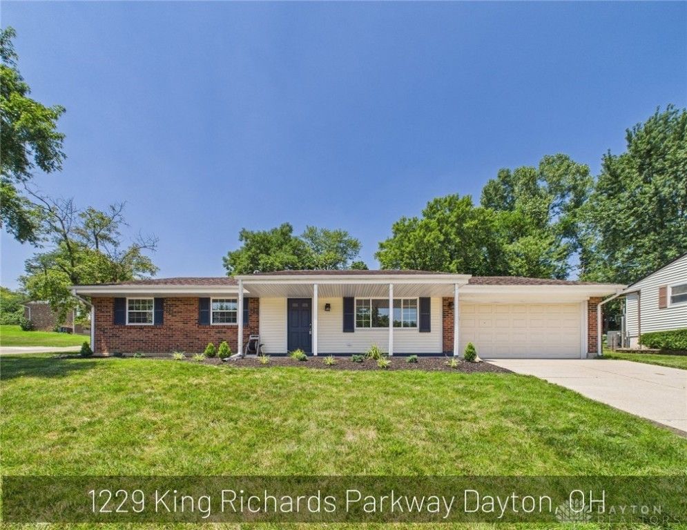 1229 King Richard Parkway, Dayton, OH 45449