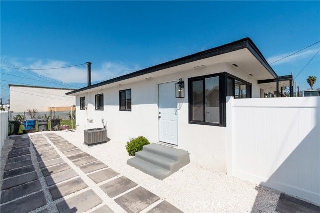 107 California St, La Habra, CA 90631