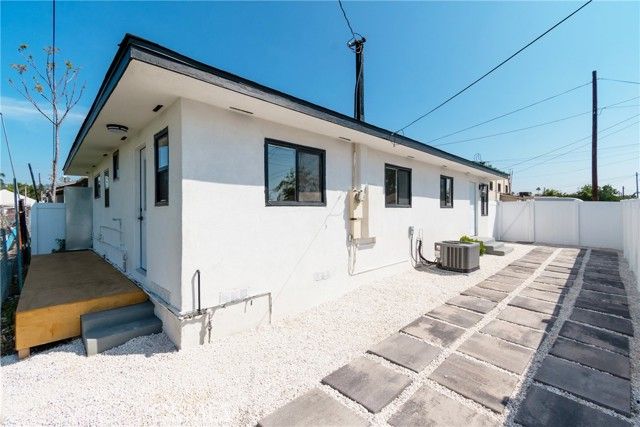 107 California St, La Habra, CA 90631