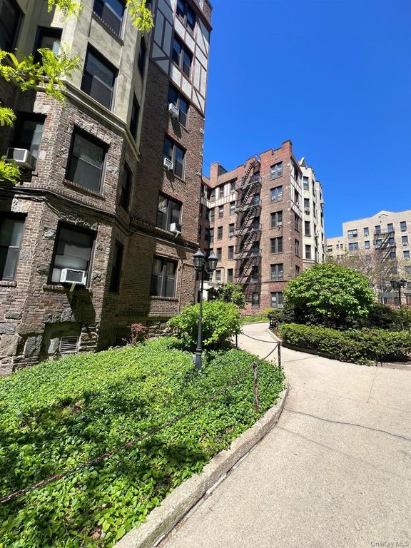 754 Brady Avenue 201, Bronx, NY 10462