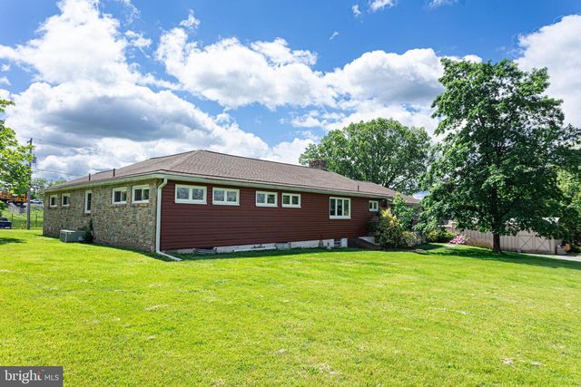 923 FARMINGTON AVENUE, Pottstown, PA 19464