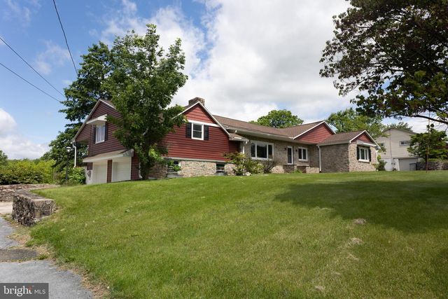 923 FARMINGTON AVENUE, Pottstown, PA 19464