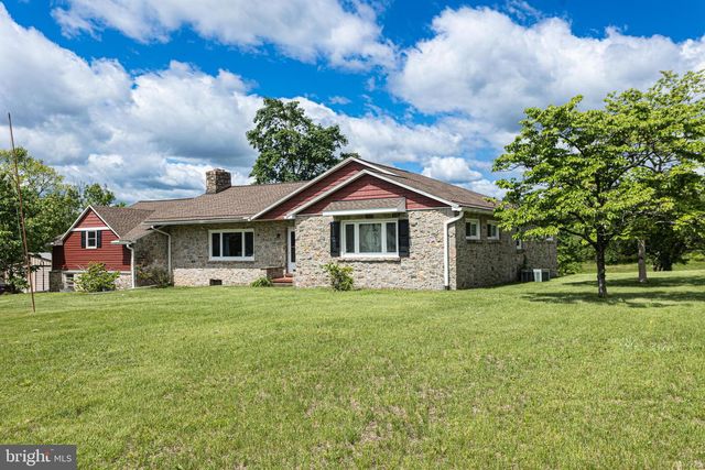 923 FARMINGTON AVENUE, Pottstown, PA 19464