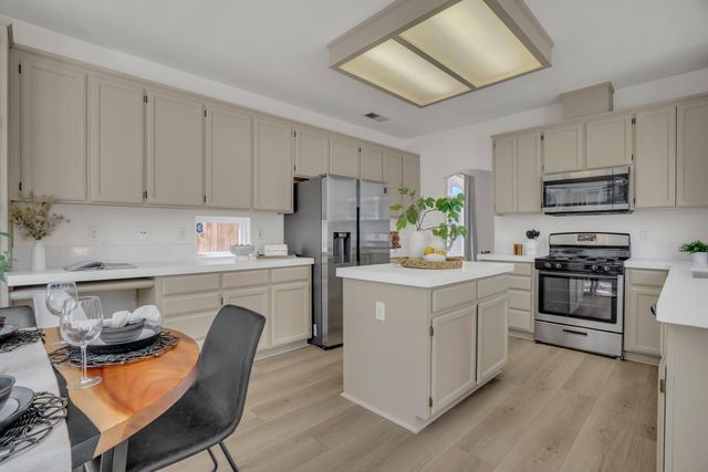 5008 Stonedale Dr, Salida, CA 95368