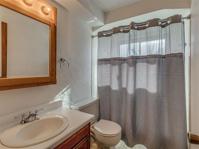 4225 Kim Drive, Del City, OK 73115