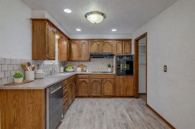 4225 Kim Drive, Del City, OK 73115