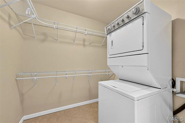 5100 Kennerly Place Drive, St Louis, MO 63128