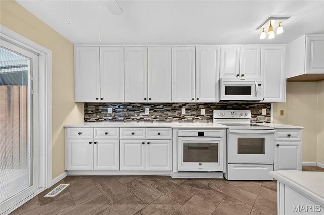 5100 Kennerly Place Drive, St Louis, MO 63128