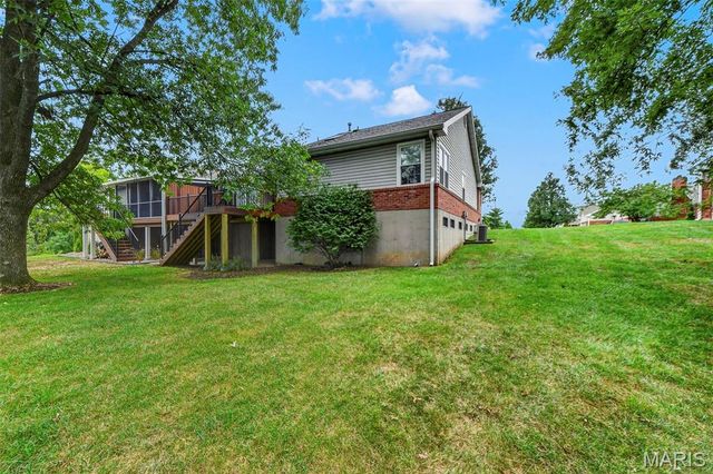 5100 Kennerly Place Drive, St Louis, MO 63128