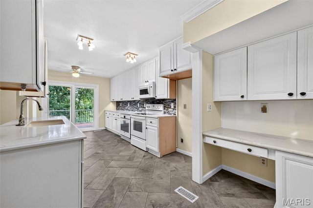 5100 Kennerly Place Drive, St Louis, MO 63128