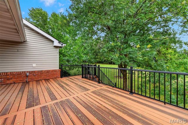 5100 Kennerly Place Drive, St Louis, MO 63128