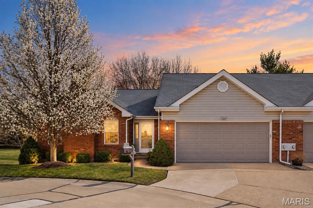 5100 Kennerly Place Drive, St Louis, MO 63128